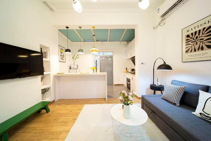Tonight Homestay West Nanjing Road Shanghai Maoming Building - image 13