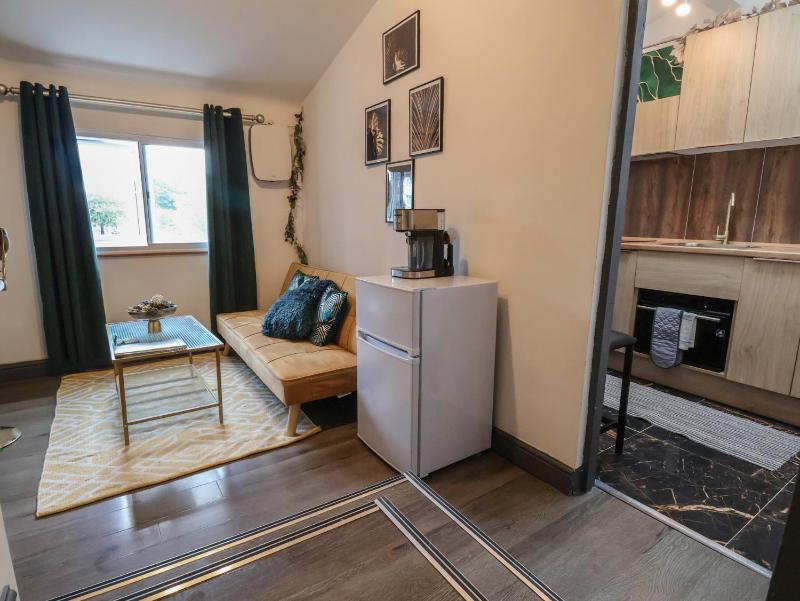 The Cloud Apartment 1 near station - image 3
