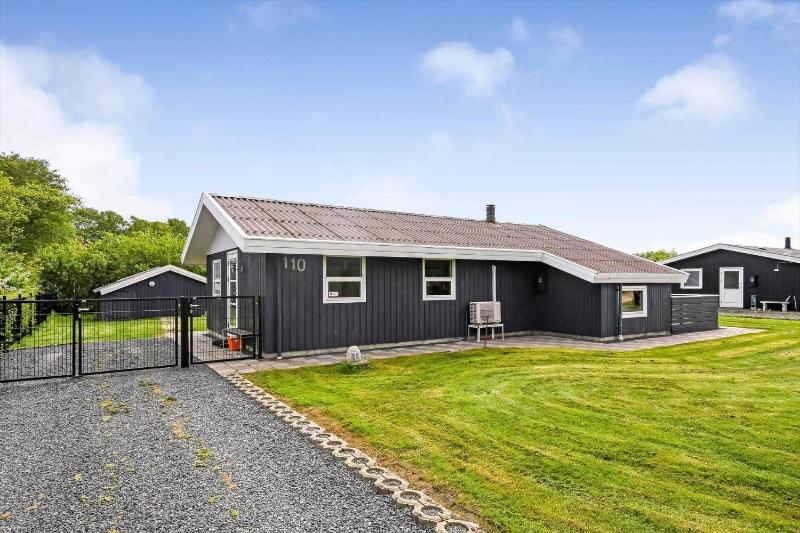C11120-Hemmet-Horsfold-110 - image 1