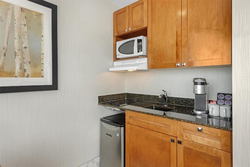 Best Western Plus Suites Downtown - image 4