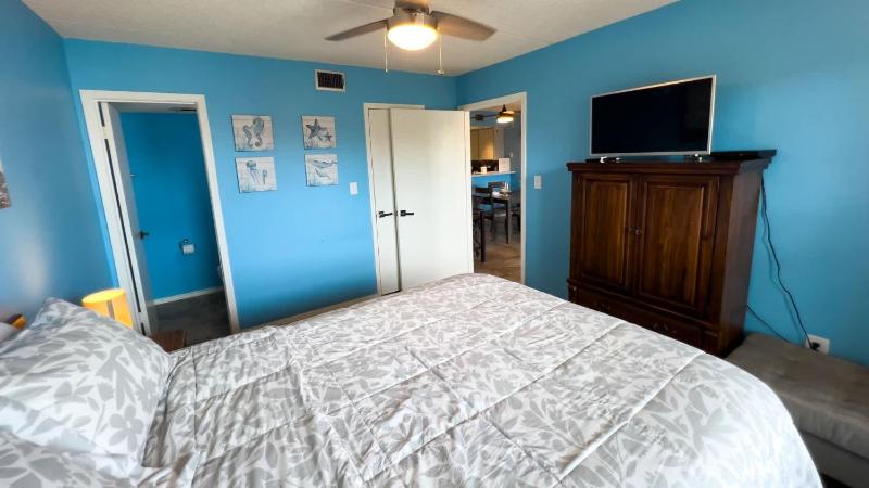 Surfside I #304 condo - image 14