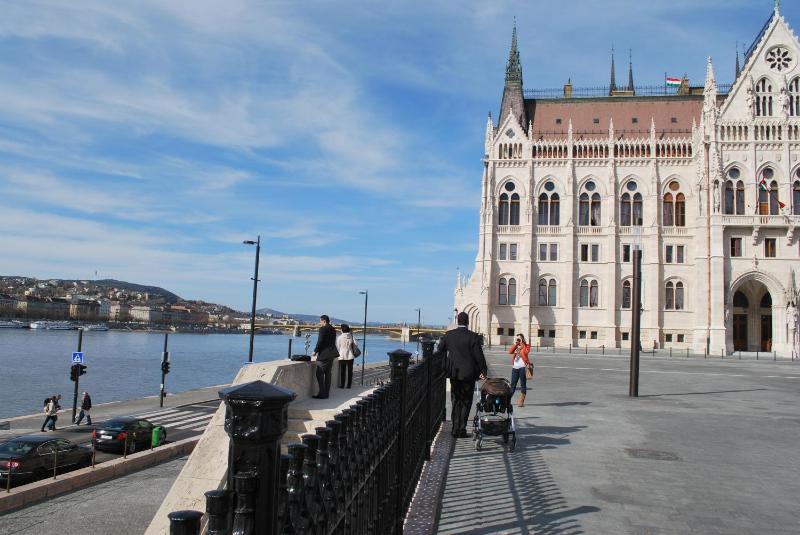 Classic Double Room image 2