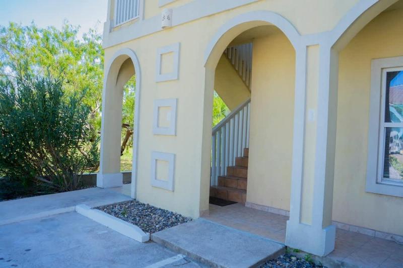 Walk to Beach Condo with Pool unit C - Island Morning Sun 3 - image 17