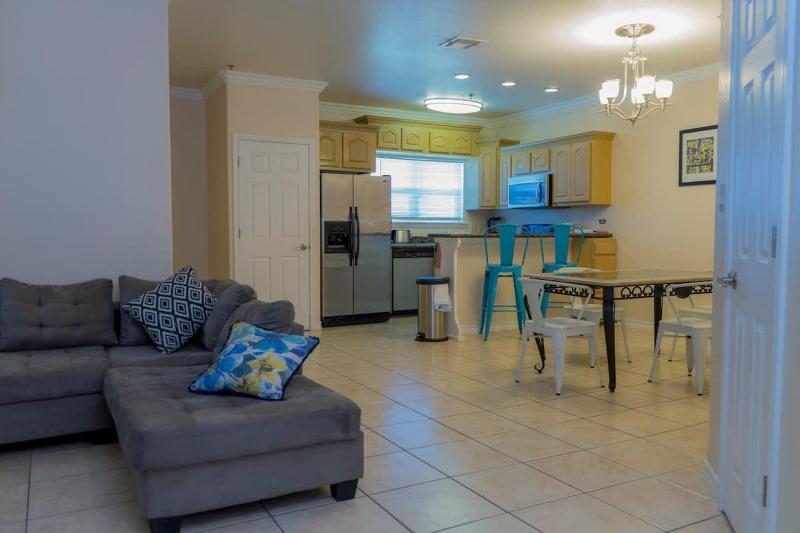 Walk to Beach Condo with Pool unit C - Island Morning Sun 3 - image 4