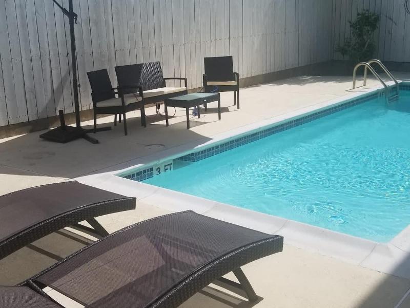 Walk to Beach Condo with Pool unit C - Island Morning Sun 3 - image 20