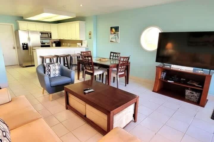 Renovated Beachfront Condo with 2 Pools Tons of Beds Bahia Mar #426 - image 36