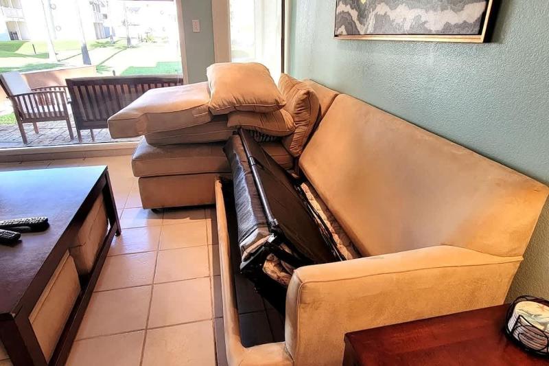 Renovated Beachfront Condo with 2 Pools Tons of Beds Bahia Mar #426 - image 29