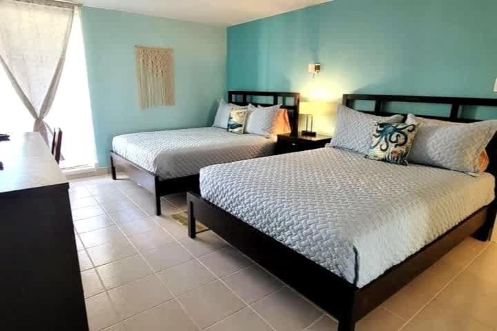 Renovated Beachfront Condo with 2 Pools Tons of Beds Bahia Mar #426 - image 38