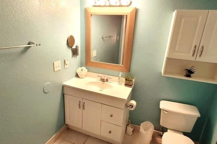 Renovated Beachfront Condo with 2 Pools Tons of Beds Bahia Mar #426 - image 7