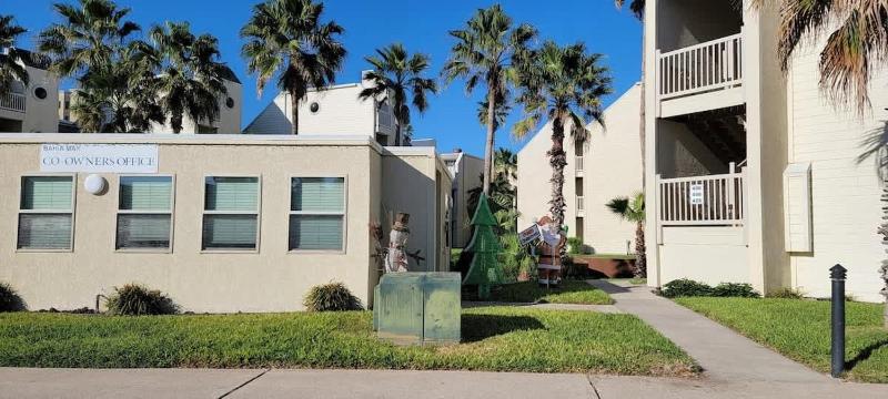 Renovated Beachfront Condo with 2 Pools Tons of Beds Bahia Mar #426 - image 37