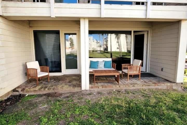 Renovated Beachfront Condo with 2 Pools Tons of Beds Bahia Mar #426 - image 4