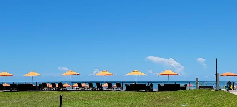 Renovated Beachfront Condo with 2 Pools Tons of Beds Bahia Mar #426 - image 16