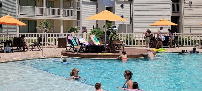 Renovated Beachfront Condo with 2 Pools Tons of Beds Bahia Mar #426 - image 25