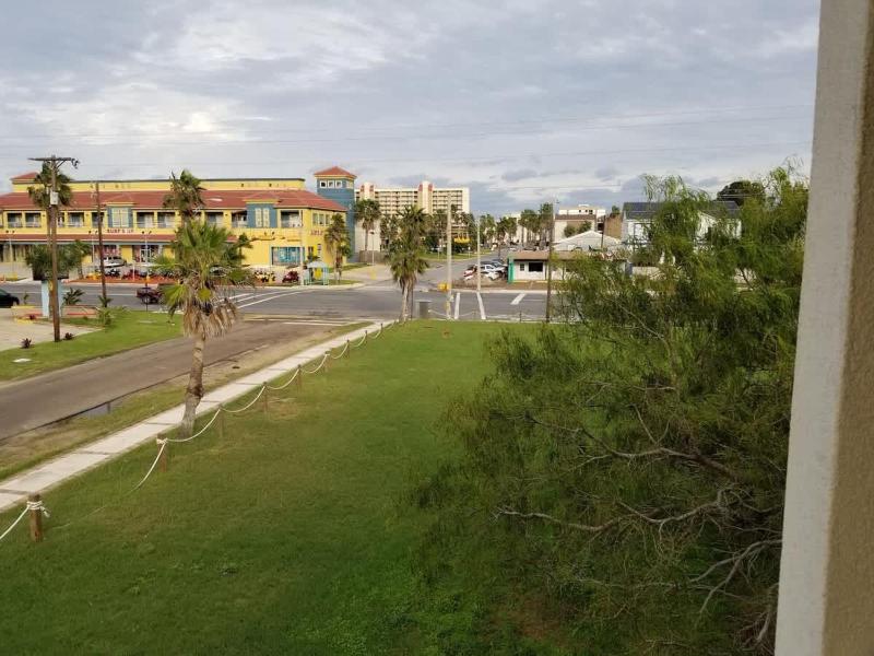 Walk to Beach Condo with Pool unit C - Island Morning Sun 3 - image 2