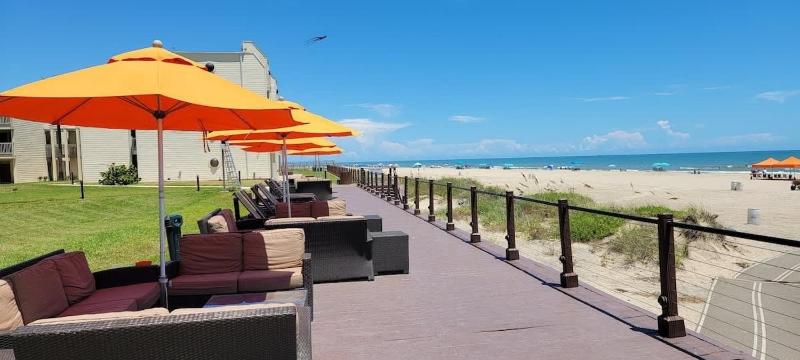 Renovated Beachfront Condo with 2 Pools Tons of Beds Bahia Mar #426 - image 50