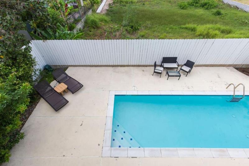 Walk to Beach Condo with Pool unit C - Island Morning Sun 3 - image 6