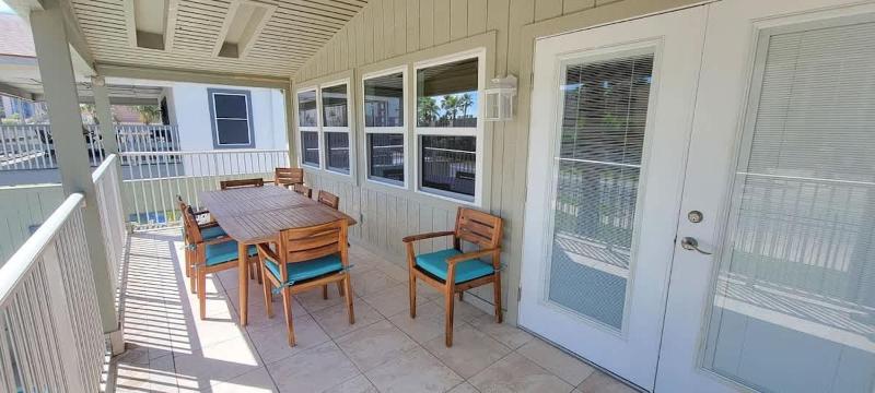 Huge Beachview Home Pool Updated - image 20