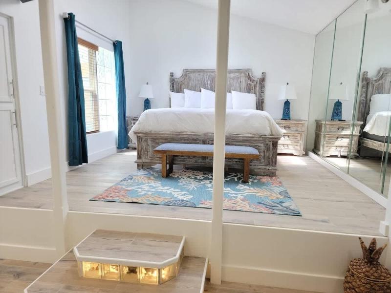 Huge Beachview Home Pool Updated - image 13