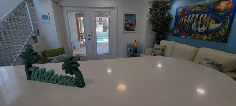 Huge Beachview Home Pool Updated - image 22