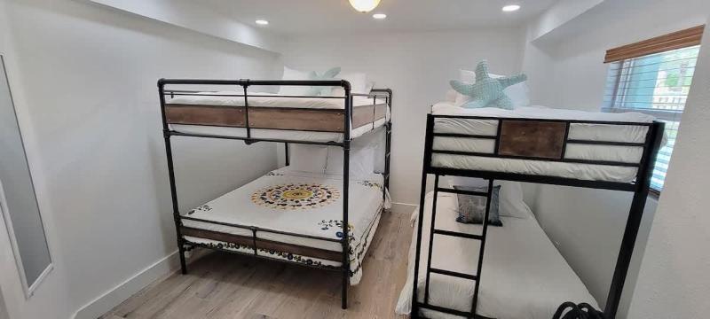 Huge Beachview Home Pool Updated - image 34