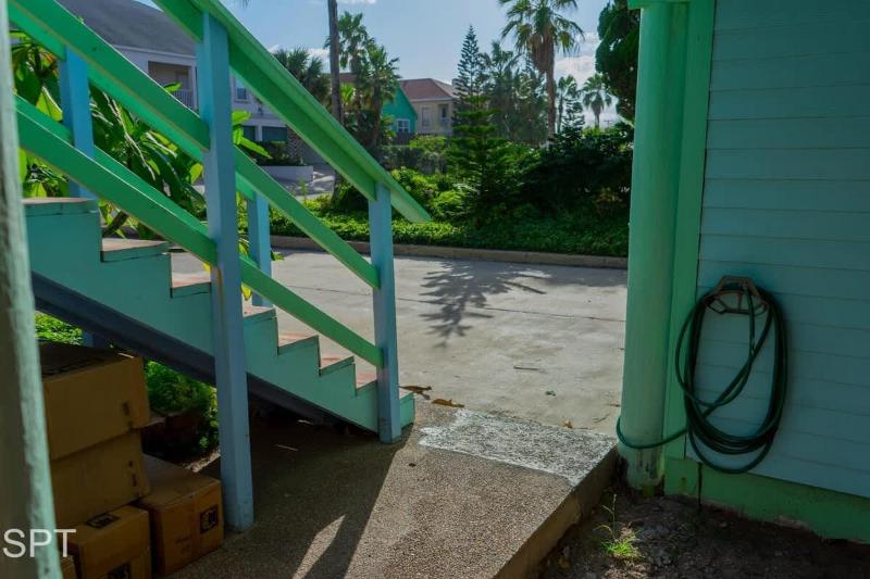 Caribbean Vibes House home - image 25
