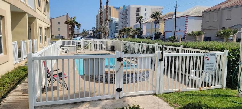 Cora Lee Beachview condo - image 8