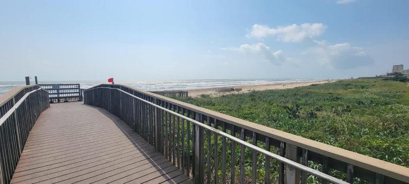 Cora Lee Beachview condo - image 7