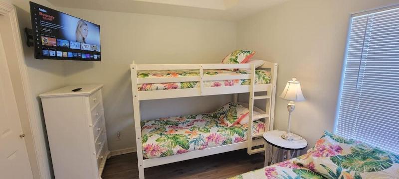 Cora Lee Beachview condo - image 15