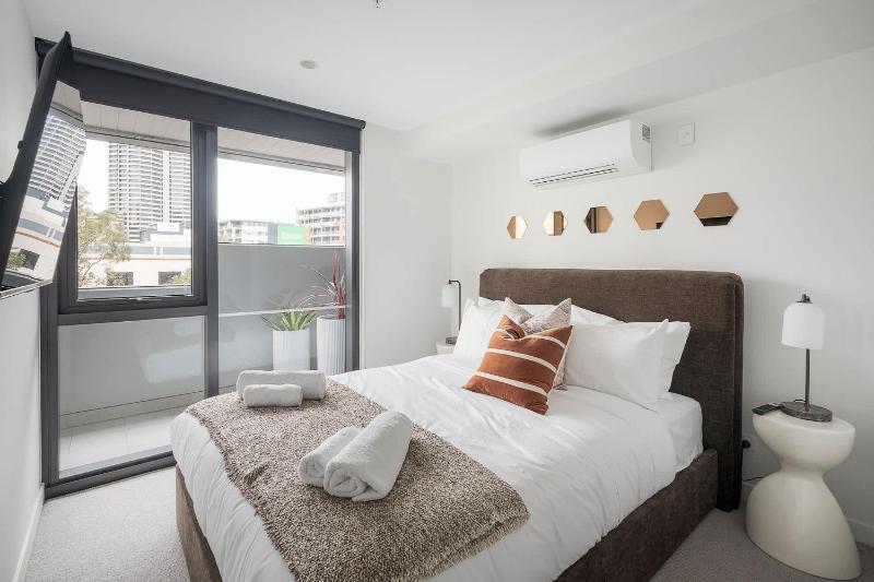 Luxury City Escape Steps from RAC Arena - image 12