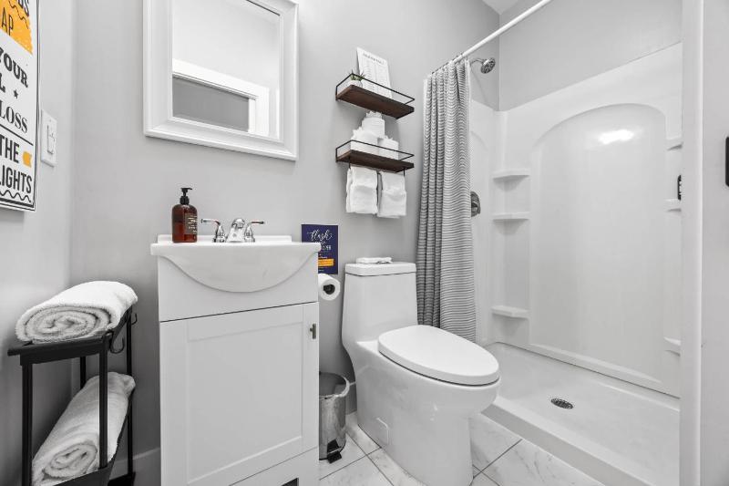 Classic Louisville Home with Contemporary Upgrades - image 37