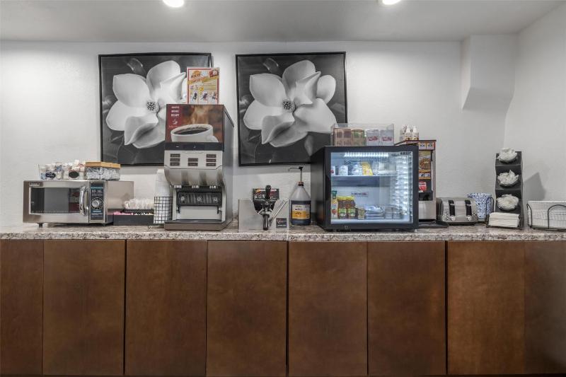 SureStay Hotel by Best Western Beverly Hills West LA - image 5