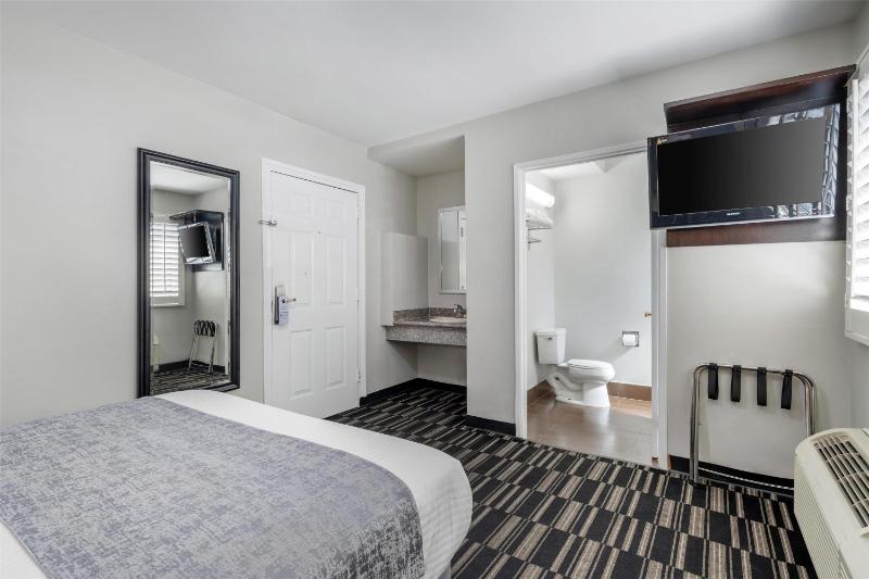 SureStay Hotel by Best Western Beverly Hills West LA - image 2