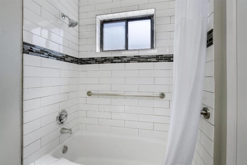 SureStay Hotel by Best Western Beverly Hills West LA - image 4