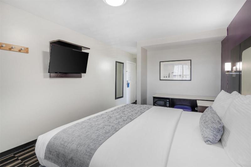 SureStay Hotel by Best Western Beverly Hills West LA - image 7