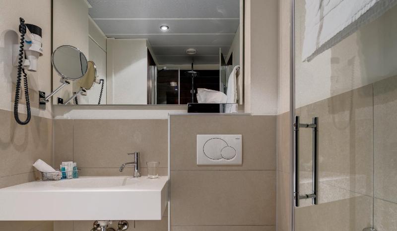 Economy Double Room image 1