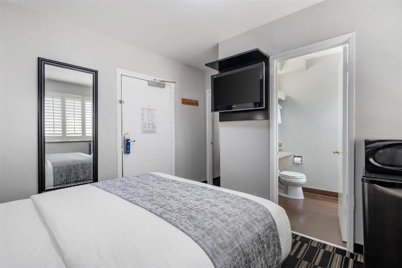 SureStay Hotel by Best Western Beverly Hills West LA - image 15