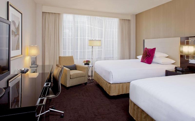 Double Room with Two Double Beds image 2