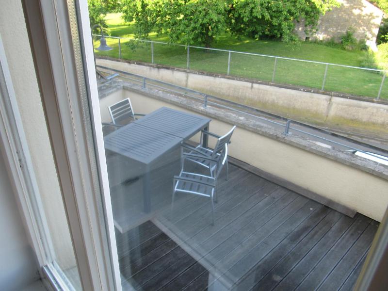 One-Bedroom Apartment image 1