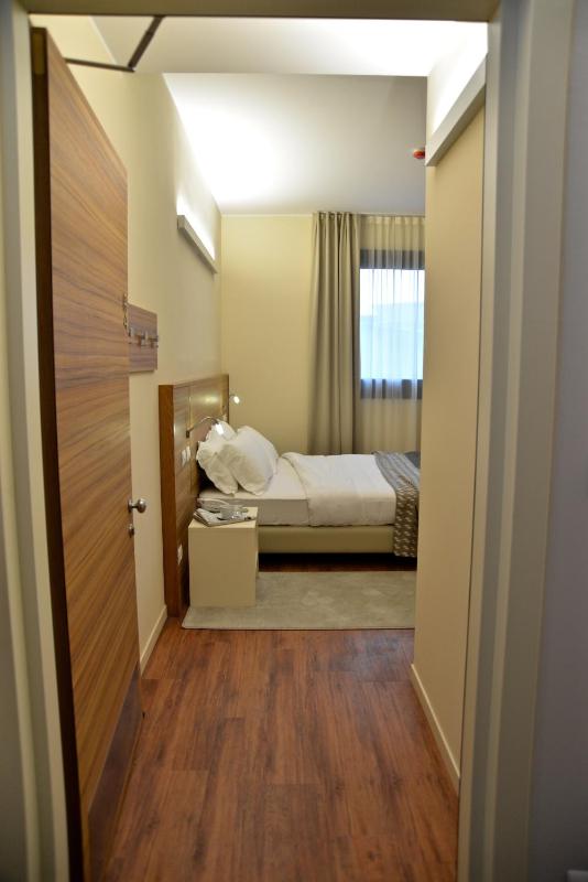 Double Room image 3