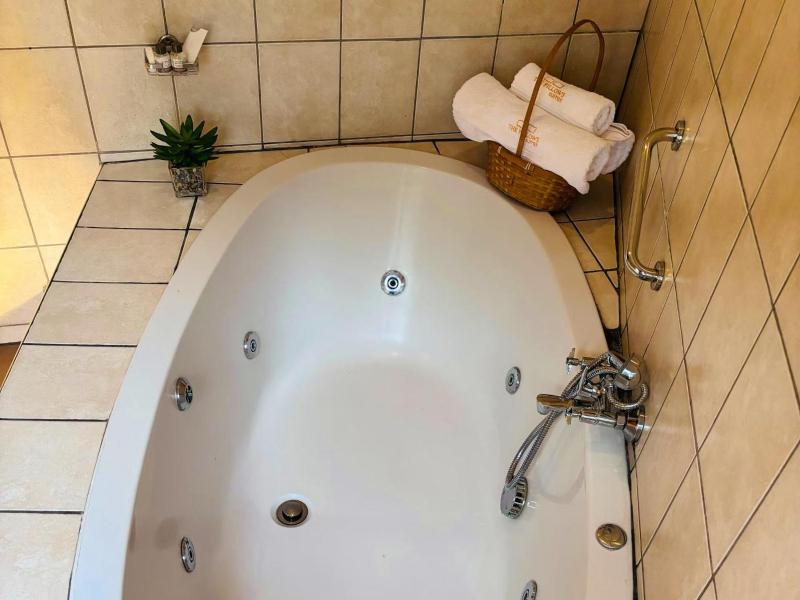 The Pillows Suites Villa - image 14