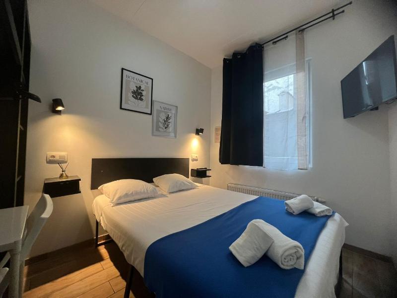 Hotel Abberdeen - image 11