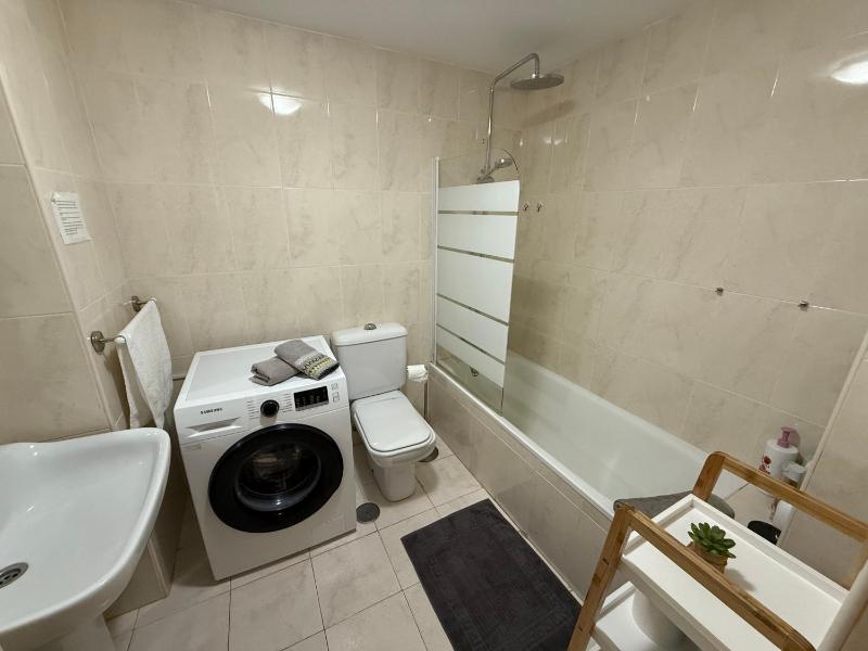 Apartamento en Centro Alicante junto al Mercado con terraza By Turihome - image 4
