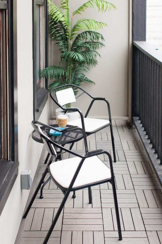 King Balcony Suite - The Argyle image 2