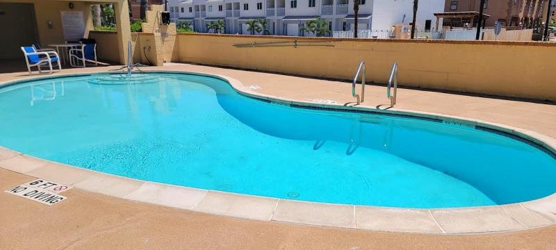 2 Levels Pool Near Beach 2 Patios apts - image 16