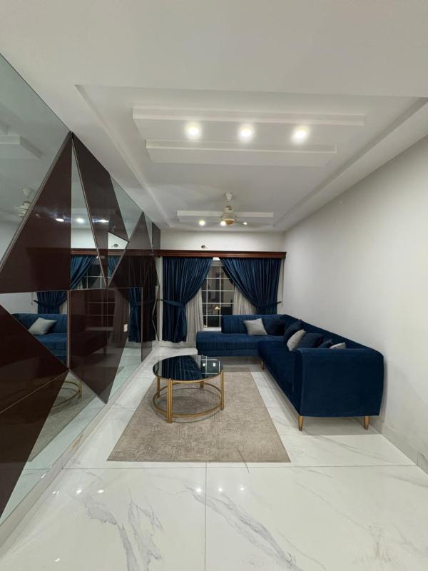 Zee Suites - image 11