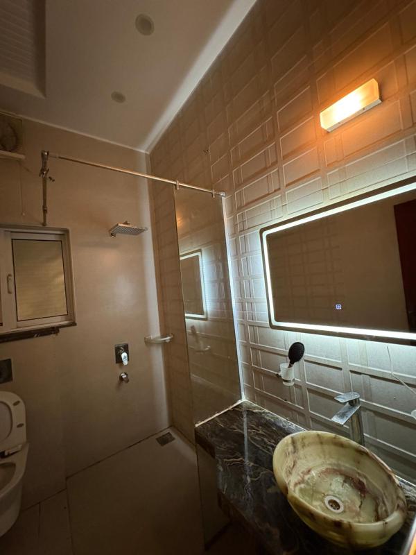 Zee Suites - image 8