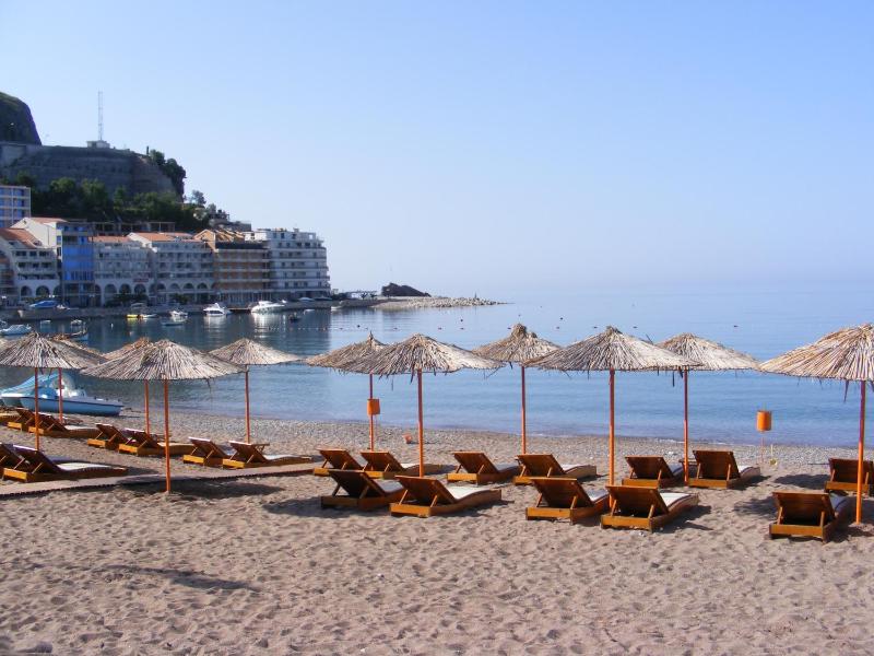 Apartments Domalu - image 3