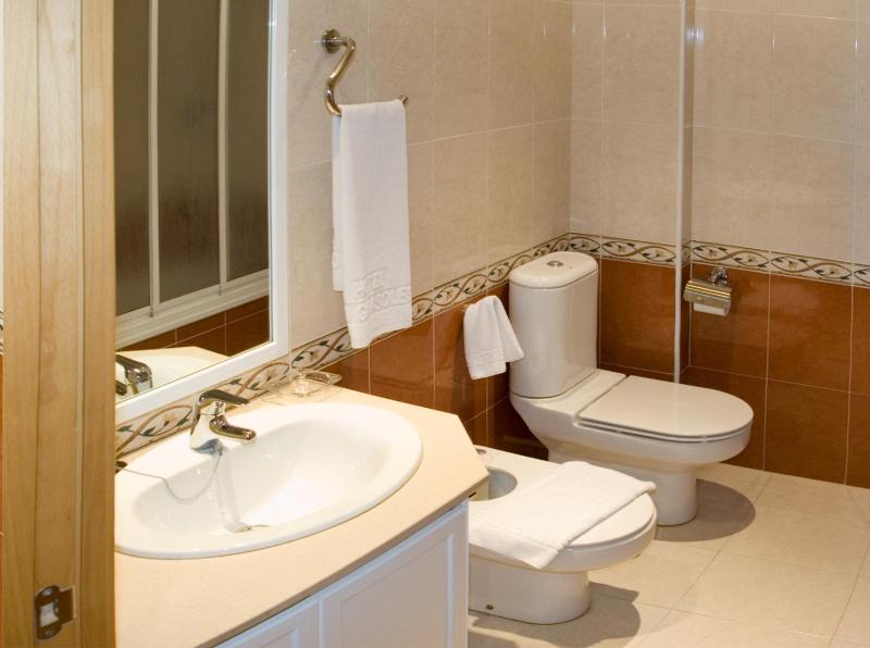 Double or Twin Room image 2
