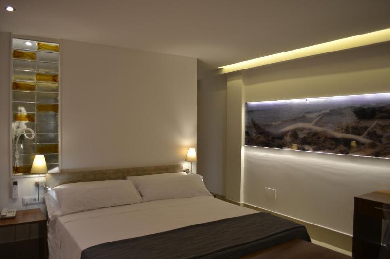 Grand Superior Double Room image 2