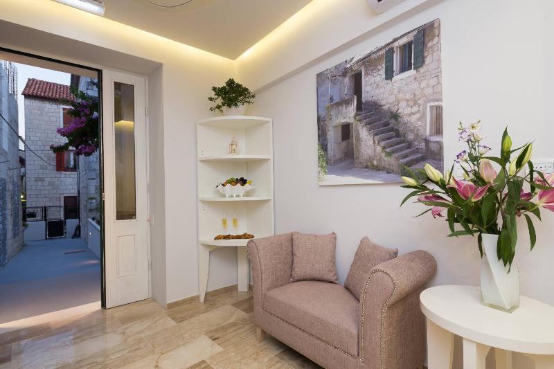 Standard Double or Twin Room image 1